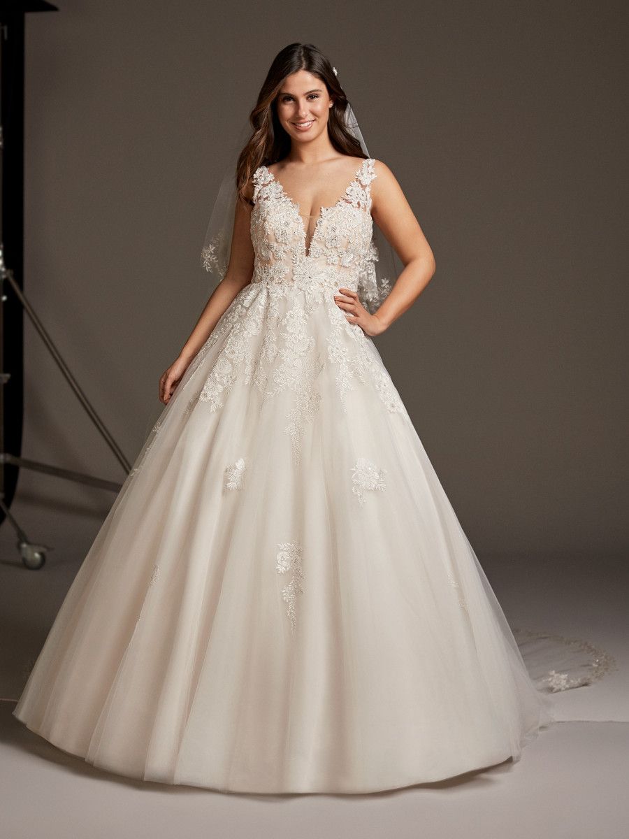 pronovias curvy