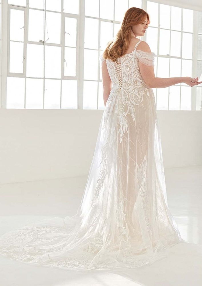 pronovias curvy