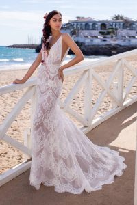 Brautmode & Brautkleider von New arrival Eris by Pronovias