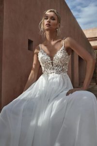 Brautmode & Brautkleider von Neu: Pronovias 2024